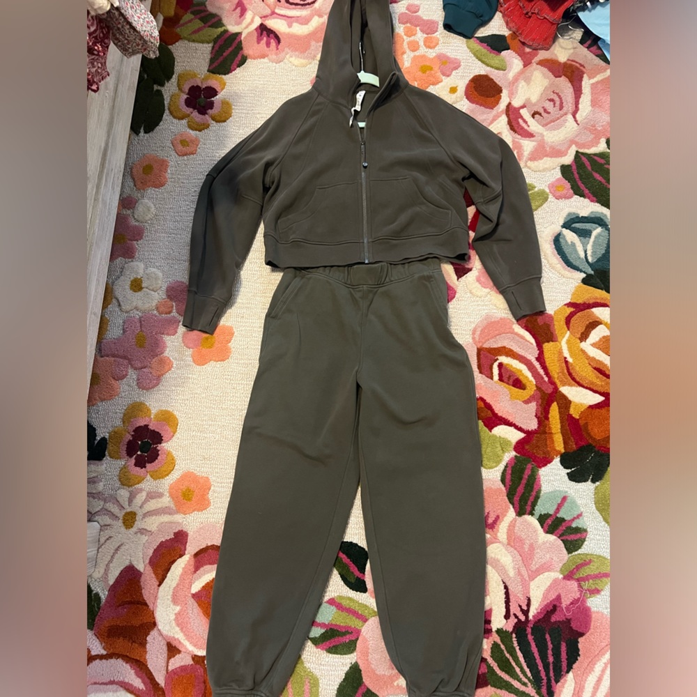 COPY - Lululemon Scuba Sweatsuit Set